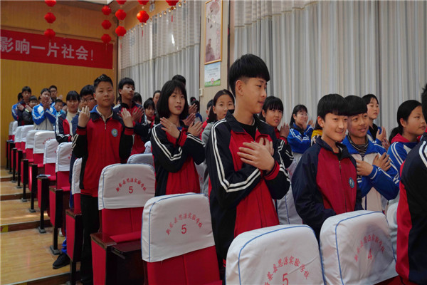 05同学们积极参与开场活动_副本_副本.jpg