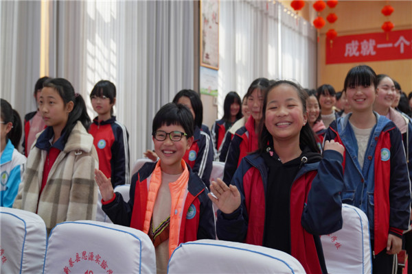 08同学们在快乐的气氛中接受安全教育_副本_副本.jpg